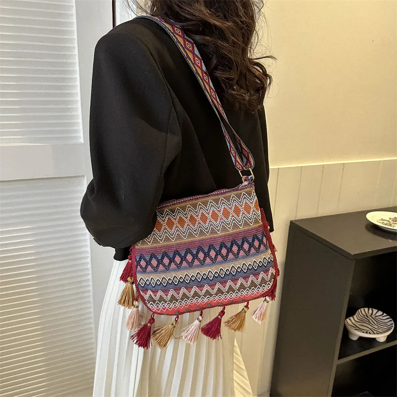 Vintage Womens Bag Tassel Ethnic Handwoven Crossbody for Lady Bag Hippie Sling Shoulder Bags for Ladies Handbag R250312