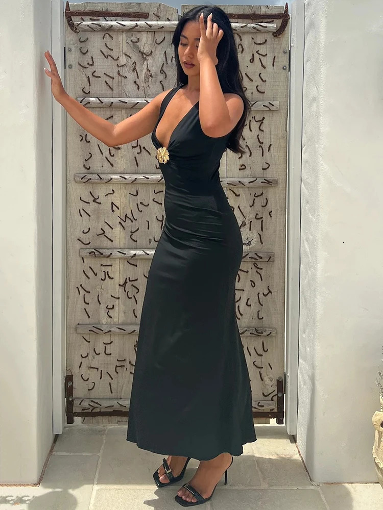 JULISSA MO Sexy Deep Vneck Metal Button Women Maxi Dress Black Sleeveless High Waist Female Summer Slim Elegant Beachwear 250313