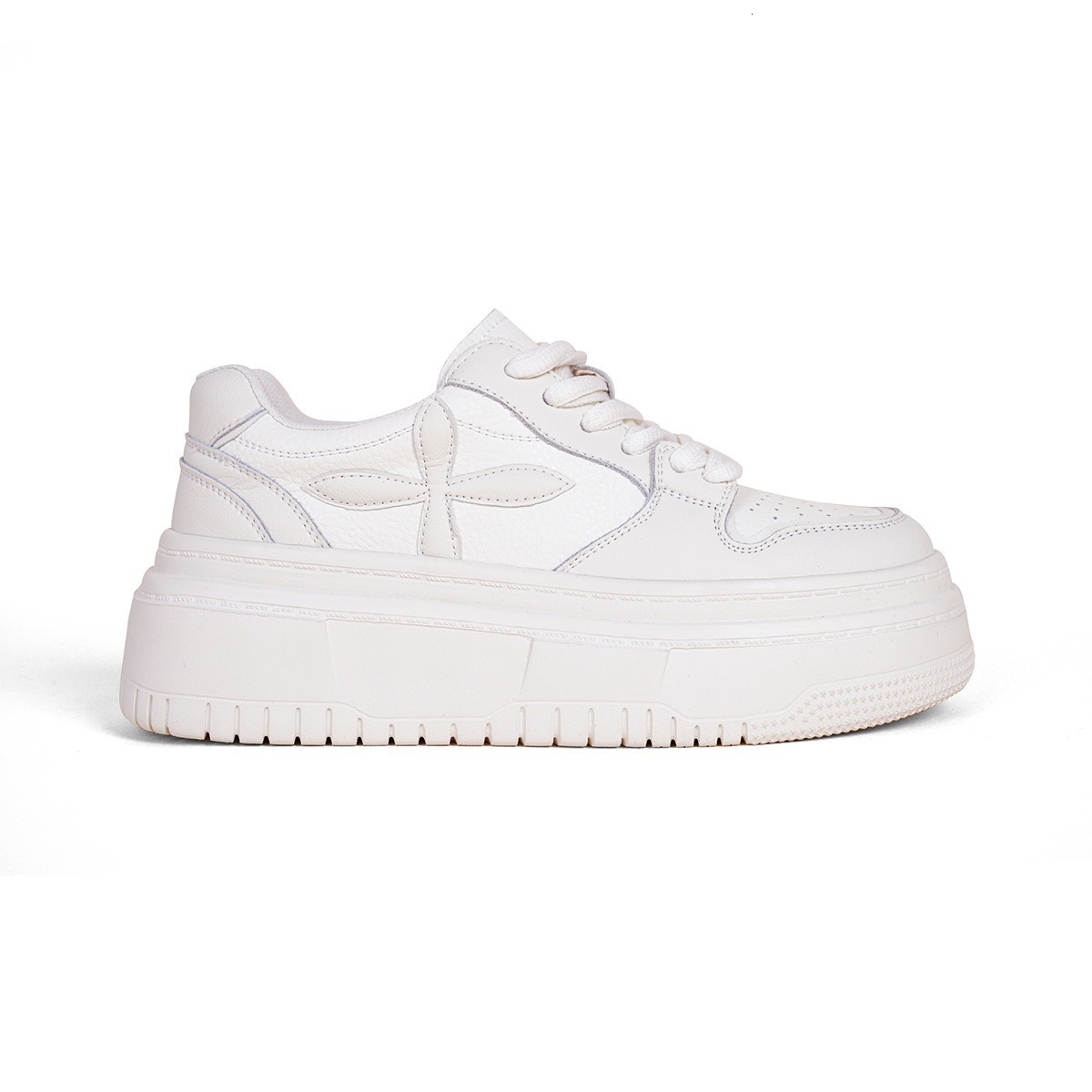 2025 Spring And Summer New Thick White Shoes Fashion Designer Trendy Board Shoes Advanced Light Luxury Simple Leather Outdoor Sports Shoes Skateboardi