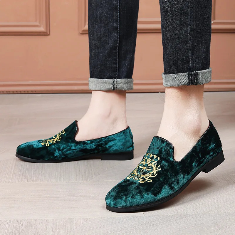 Suede Leather Shoes Men Big Size Wedding Dress Shoes er Embroidery Loafers High Quality Oxford Men Flat Party Shoes 250313