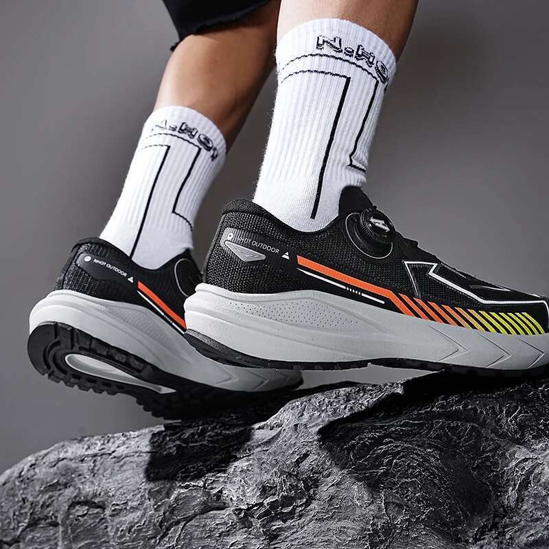 High-Quality Men's Outdoor Hiking Shoes Rubber Non-slip Climbing Mountains Sneakers Men Comfy Soft Midsole Mesh Breathable 39-45