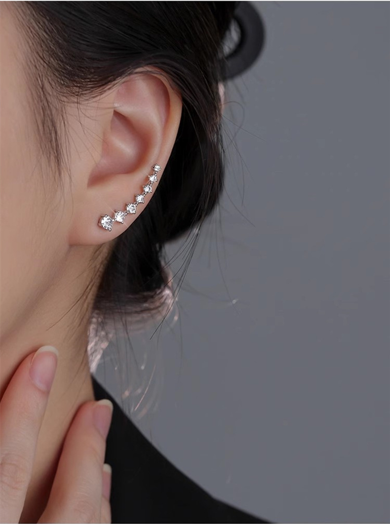 2025 Sweet Cute Clip Earrings Women Fashion Jewelry Soild 100% 925 Sterling Silver Line Lab White Moissanite Diamond Girls Party Stack Gem Earring For
