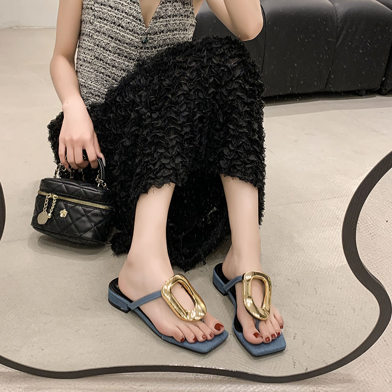 Wear flip-flops Flip-flops with gold buttons Designer free Shipping External penetration Women sandals Silver gold black blue slippers 2025 hot