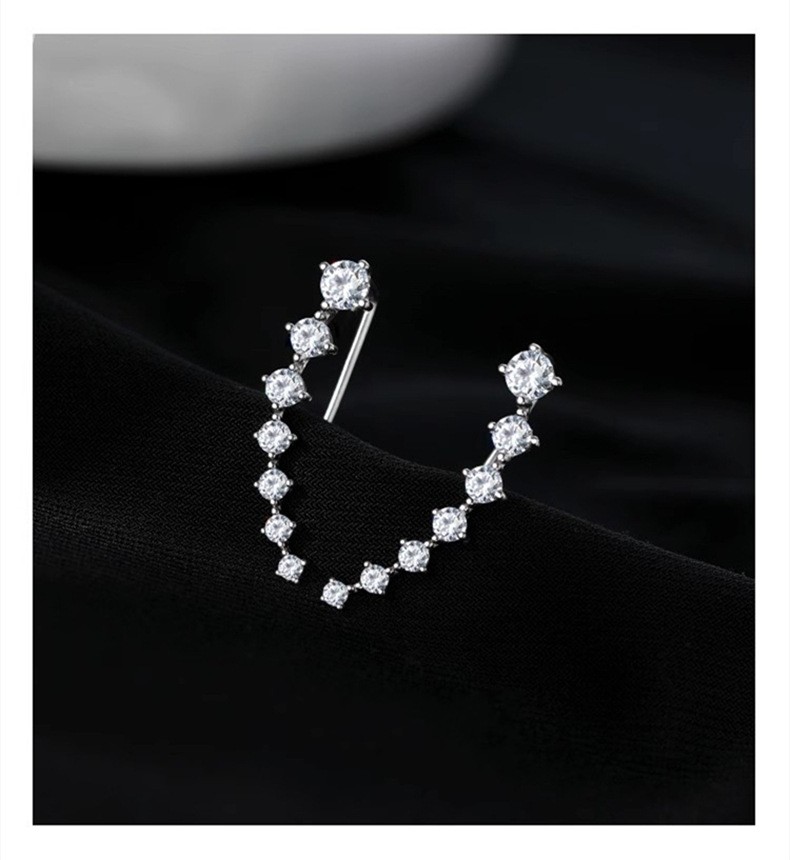 2025 Sweet Cute Clip Earrings Women Fashion Jewelry Soild 100% 925 Sterling Silver Line Lab White Moissanite Diamond Girls Party Stack Gem Earring For