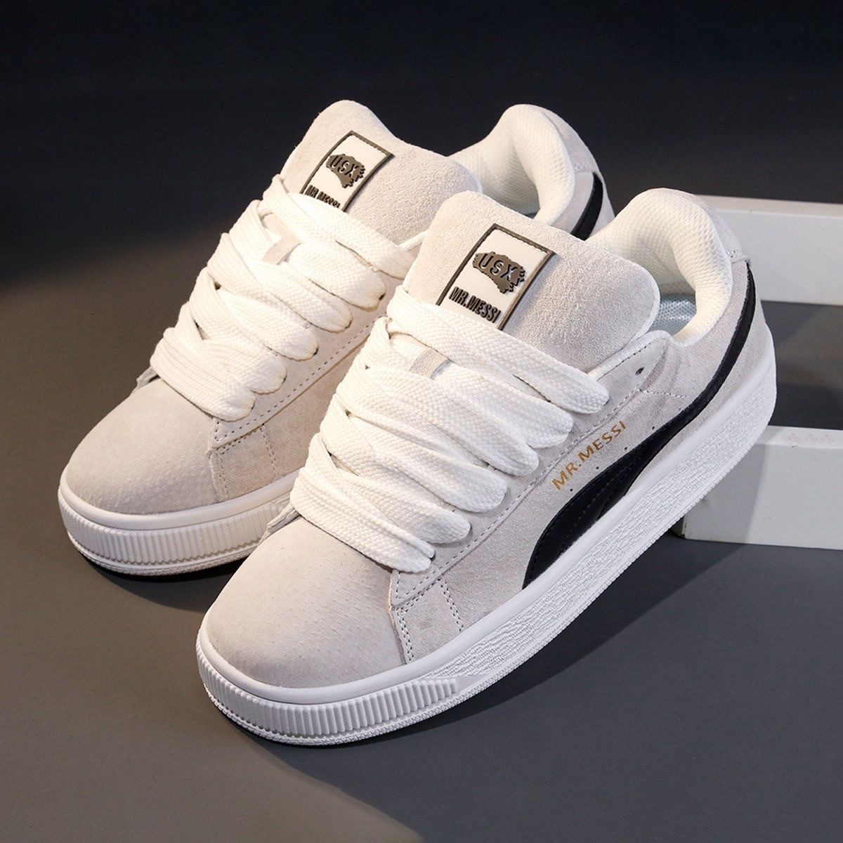 2025 New Fat Bread Female Designer Trendy Fashion Multi functional Leisure Sports White Shoes Fashion Campus