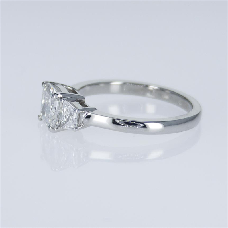18K Solid White Gold 1.0ct Cushion Cut Trapeziod Cut Luxuery Fashion Lab Grown Diamond Engagement Ring For Women