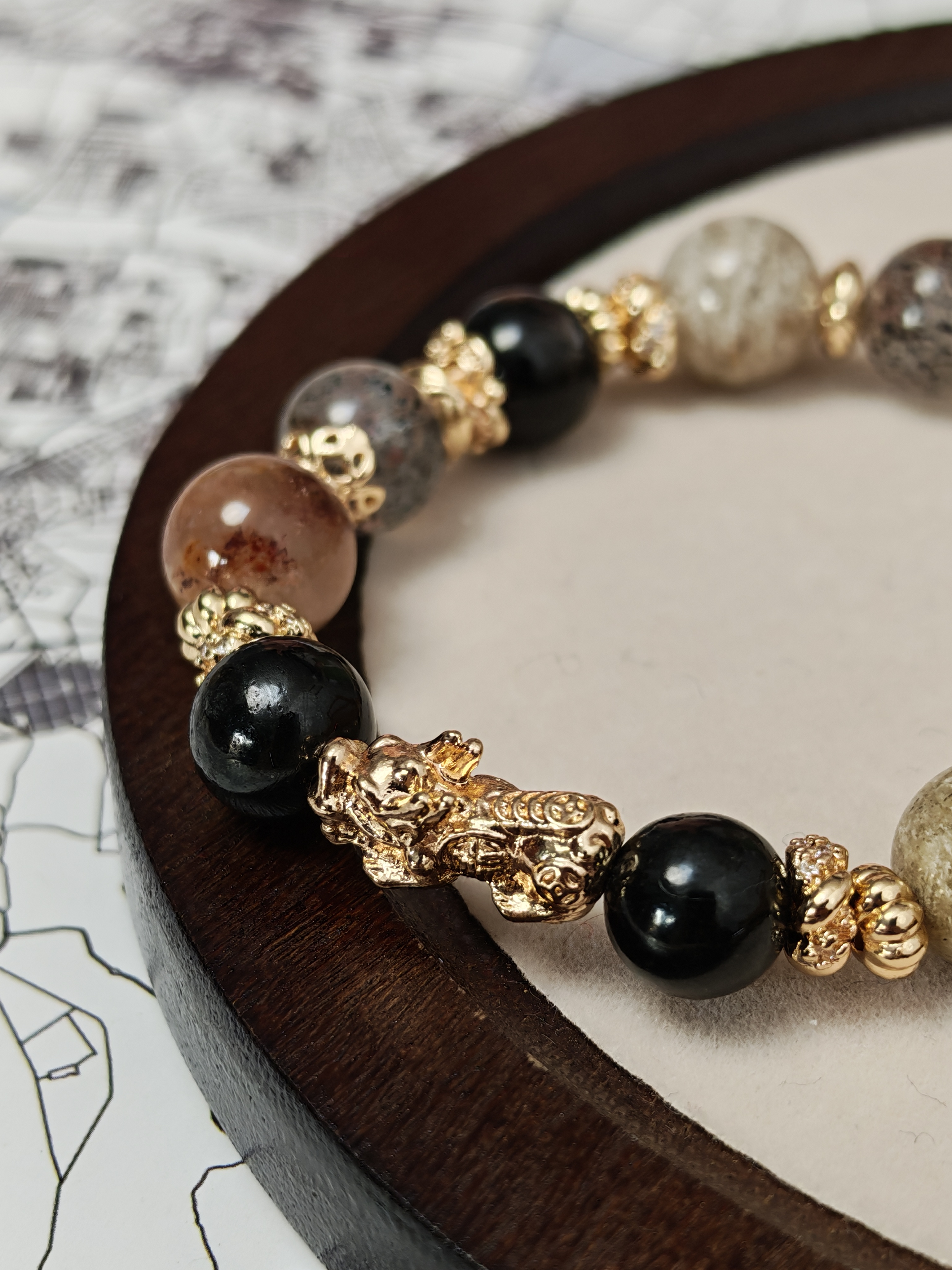 Explosive Money Management Model Tiger Eye Stone Tea Crystal Crystal Lights Luxury Couple Girlfriends Bracelet