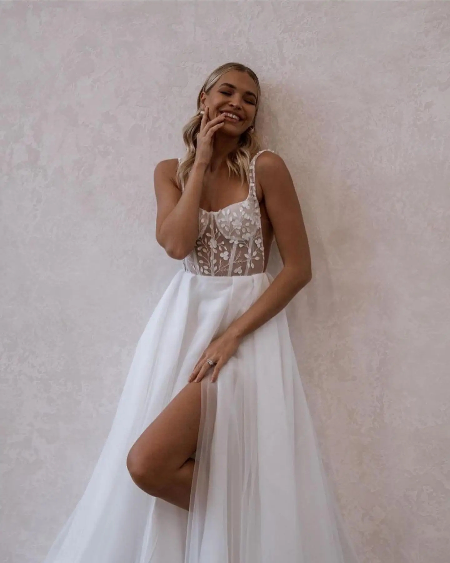 Elegant A-Line Wedding Dress 2025 Wide Straps Lace Applique Side Slit Tulle Boho Beach Bridal Bride Gown Vestido De Novia