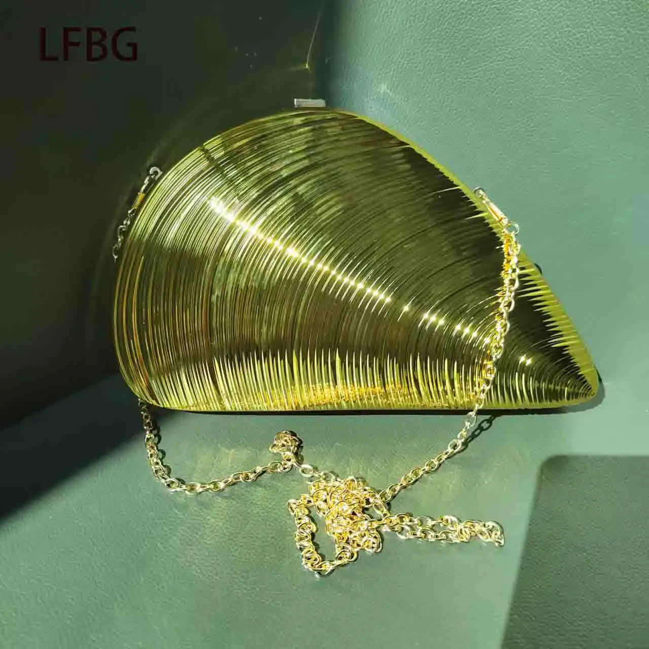 2025 Shell Shaped Acrylic Purse Clutch Bag Gold Purse Bag With Gold Chain 250305