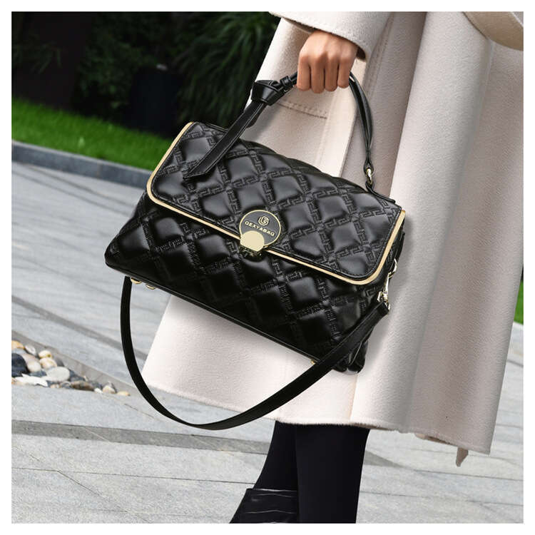 Women's Bags handbag Women's large capacity diamond grid handbag, high-end sensory communication, diligent bag, fashionable fragrant style