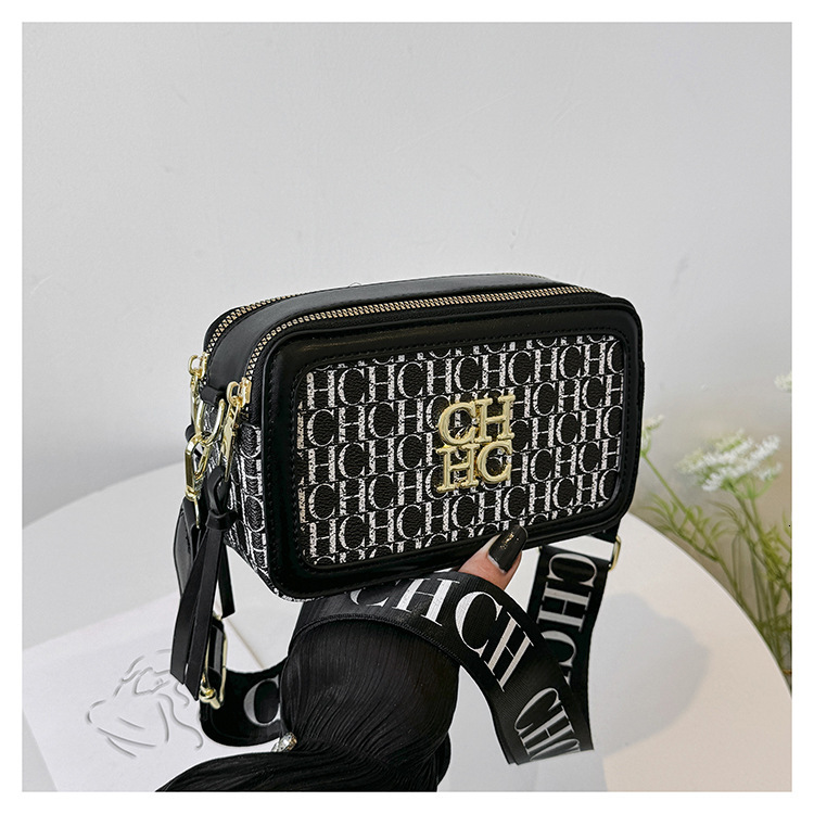 Free Shipping New Designer Bag, Summer Popular Urban Minimalist Small Bag Fashionable High-quality Women's Shoulder Crossbody Bag Wallet