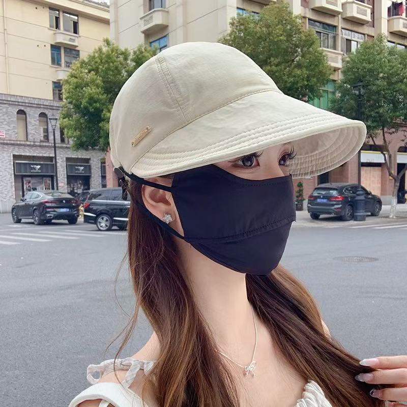 baseball cap Sunscreen face enhancing small equestrian hat, 2025 new adjustable color blocking travel, sun shading, leisure versatile big head circumf