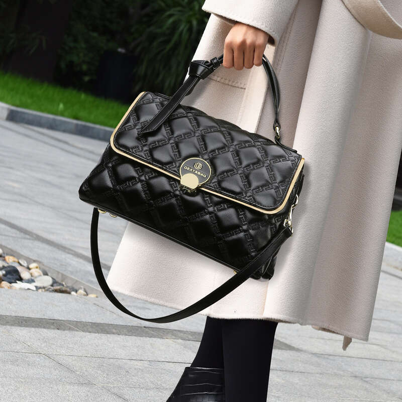Women's Bags handbag Women's large capacity diamond grid handbag, high-end sensory communication, diligent bag, fashionable fragrant style