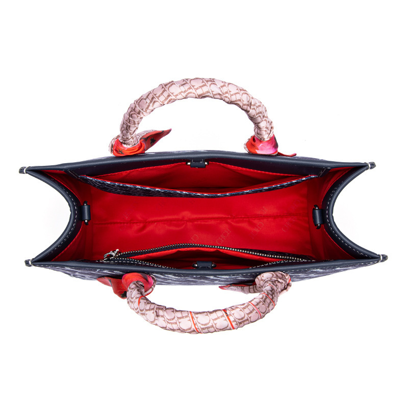 CHCH Practical Premium Trendy Letter Design Women's Handbag Large Capacity Shoulder Bag