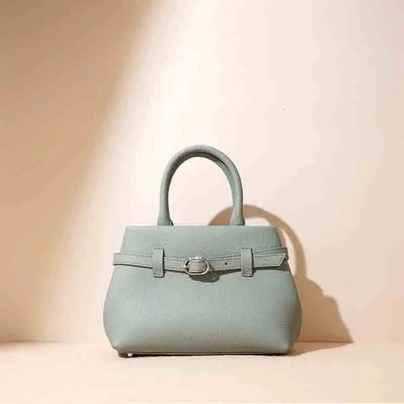 Women's Bags New Leather Handbag Premium Simple Versatile Messenger Niche Design Commuter Women's Bag Exquisite and Compact