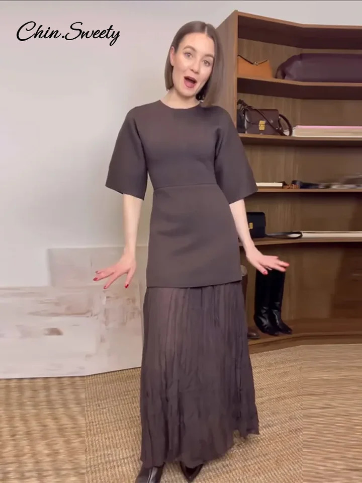 Elegant patch work long dress womens brown knitted Oneck half sleeved ultrathin pleated springsummer high street robe 250313