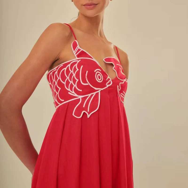 Urban Sexy Dresses 3D Fish Embroidered Folded Strap Dr Womens Spring Strap Hollow Party Long Dr Summer Back Zipper Boho Dr Y240312CVXY