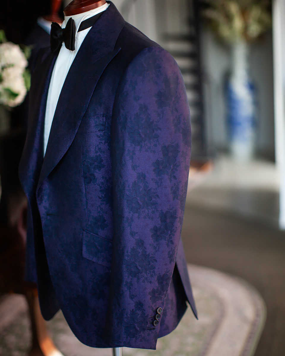 Gorgeous Wedding Tuxedos One Button Jacquard Men Suit Peaked Lapel 2 Piece Set Jacket Vest Groom Business Blazers Customized