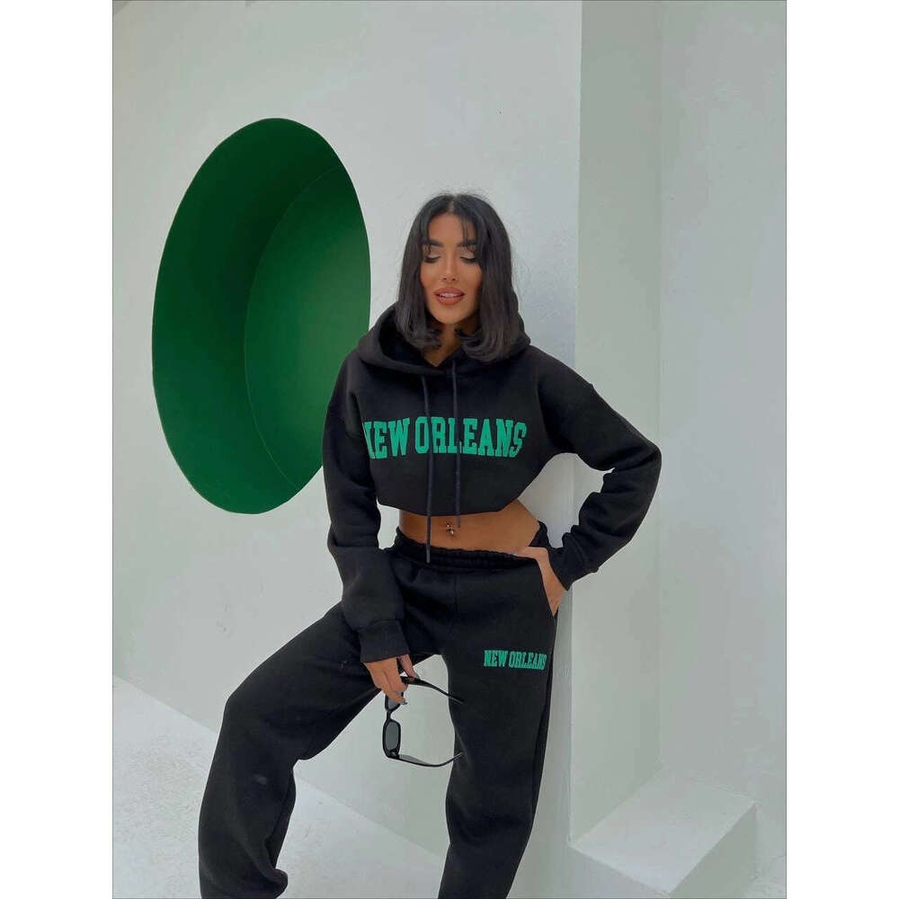 Autumn/Winter New Fleece Women's Sports and Leisure Hoodie Set for Women