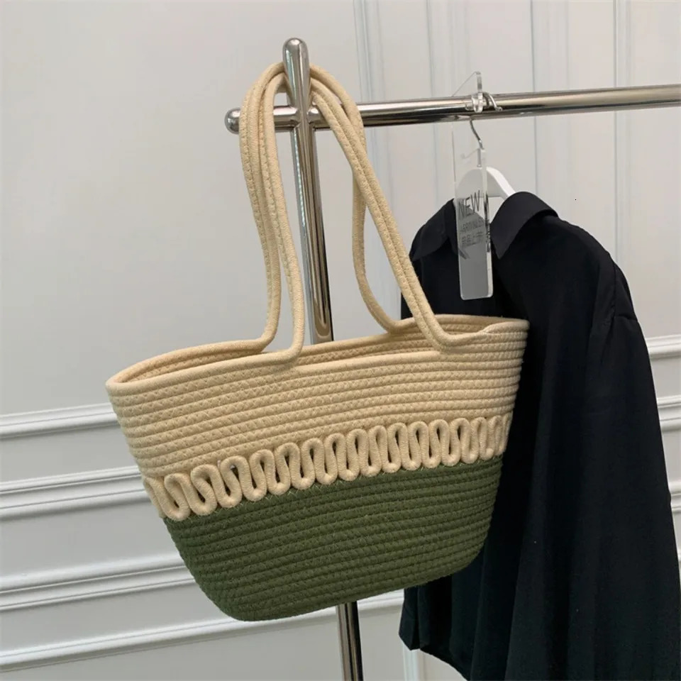 Shoulder Bag Skeleton Cotton Thread Woven Bag New Summer Large Capacity French Straw Bag Seaside Vacation Beach Bag Female R250312