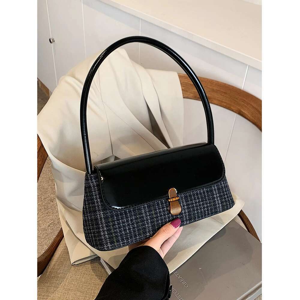 England Style Women Shoudler Bags Solid Pu Flap Underarm Bag Commute Tweed Pillow Packs Large Capacity Female Handbag