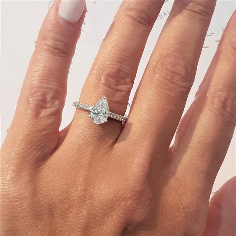 Jewelry 1.0 Carat Pear Cut E VS1 Lab Diamond Full Band Engagement Ring 14K 18K Pt950 Platinum Available Fashion Wedding Ring IGI Certificate CVD Diamo