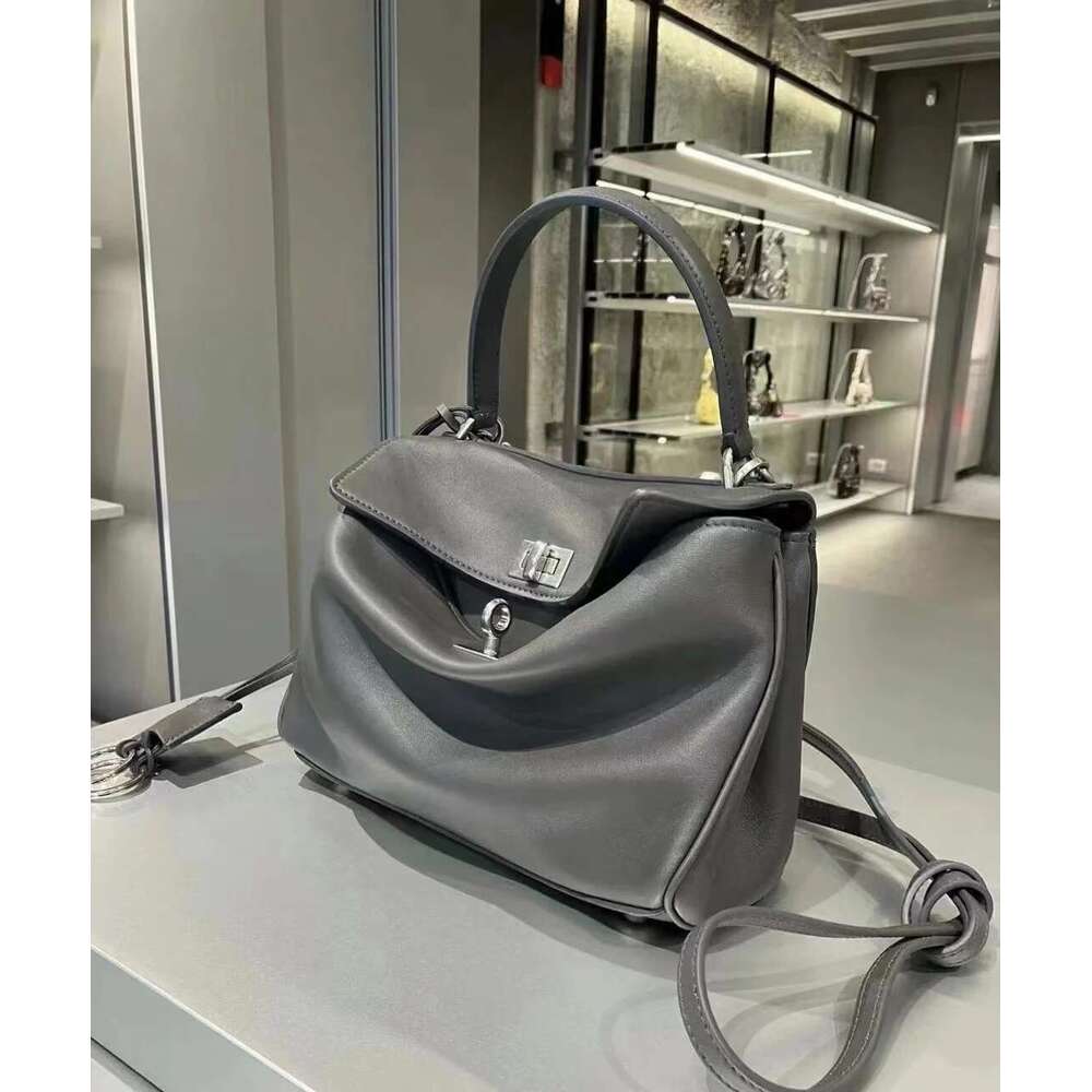 Retro Genuine Tote Ladies Elegant Handbags Woman Shoulder Messenger Bag Suede Leather Gold Sier Buckle Bags