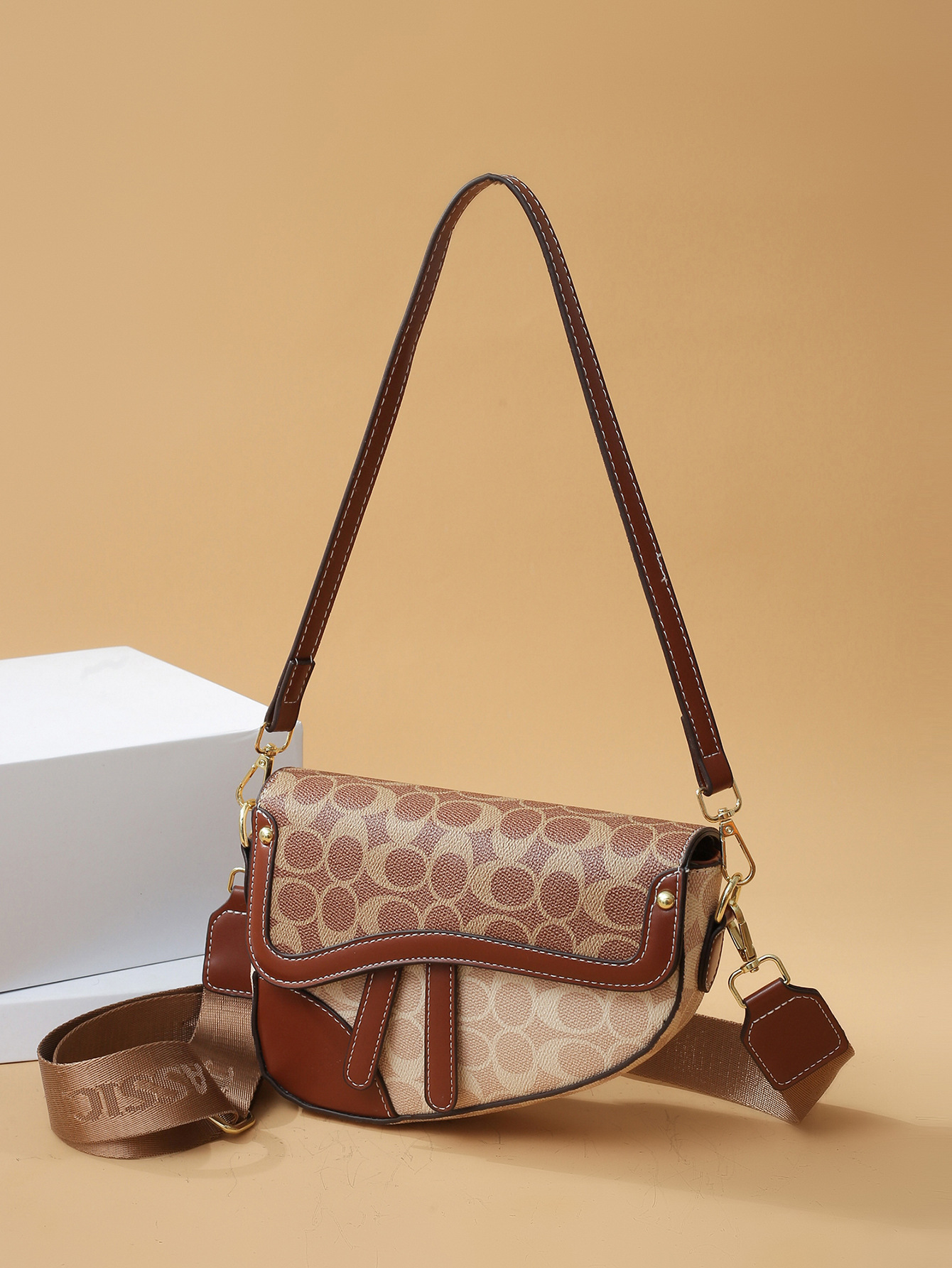 Free Shipping New Designer Shoulder Bags For Womens Fashion Bag Classical Handbag Messenger Fashionable Printed Woman Crossbody Bag New Free Delivery 