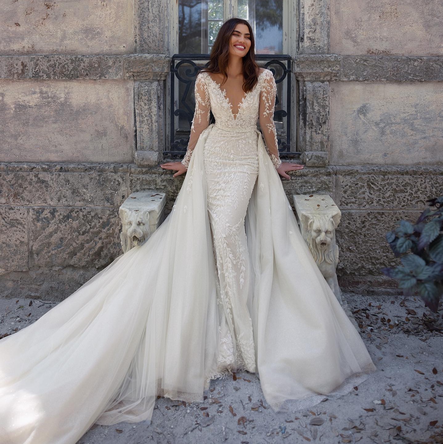 Amazing Mermaid Beaded Wedding Dresses With Detachable Train Lace Backless Bridal Gowns Deep V Necke Long Sleeves Vestido De Novia