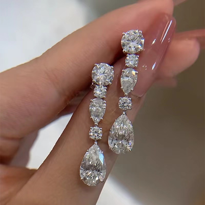 2025 High Quality Sparkling Dangle Earrings Luxury Jewelry Real 100% 925 Sterling Silver Water Drop White Moissanite Diamond Party Dinner Lady Long Ta