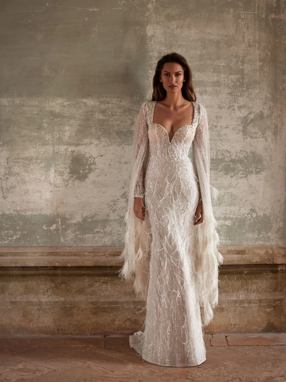 Evening Dresses For Women Sweetheart Neck Long Sleeves Gown Sequins Feather Sweep Train Party Customized Dress