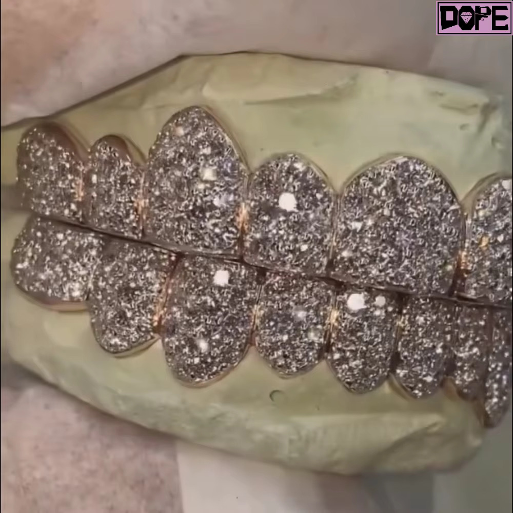 Customized 16 Teeth Iced Out Grillz 14kt White Gold Men Women 925 Silver D VVS Moissanite Grillz