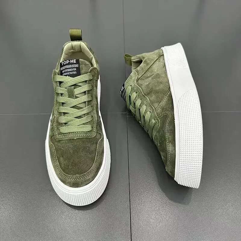 2025 New Men's Flat Shoes Designer Trendy Fashion Lightweight Comfortable Soft Anti Slip Casual Running Shoes1