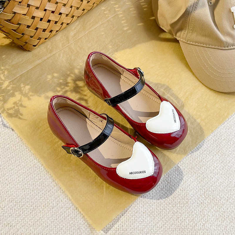 Sandals Girls Leather Shoes 2025 Spring and Autumn New Style Performance Dress Childrens Princess Shoes Fashion Little Girls Performance Single ShoeY2