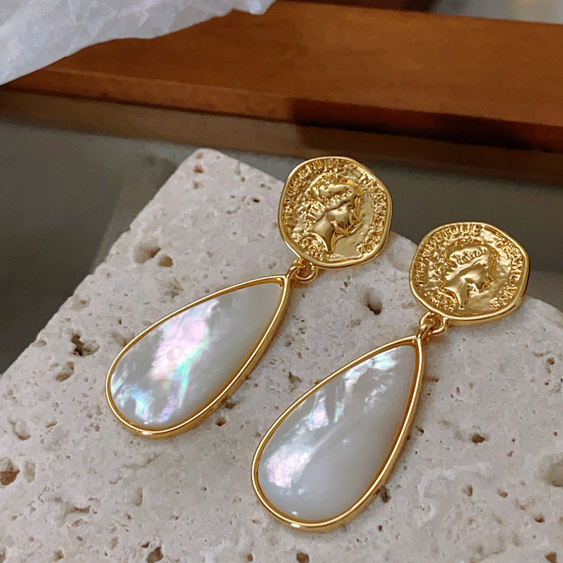 French Retro jewelry Natural Fritillaria Coin Water droplet female diamond earrings earmuffs holiday gifts