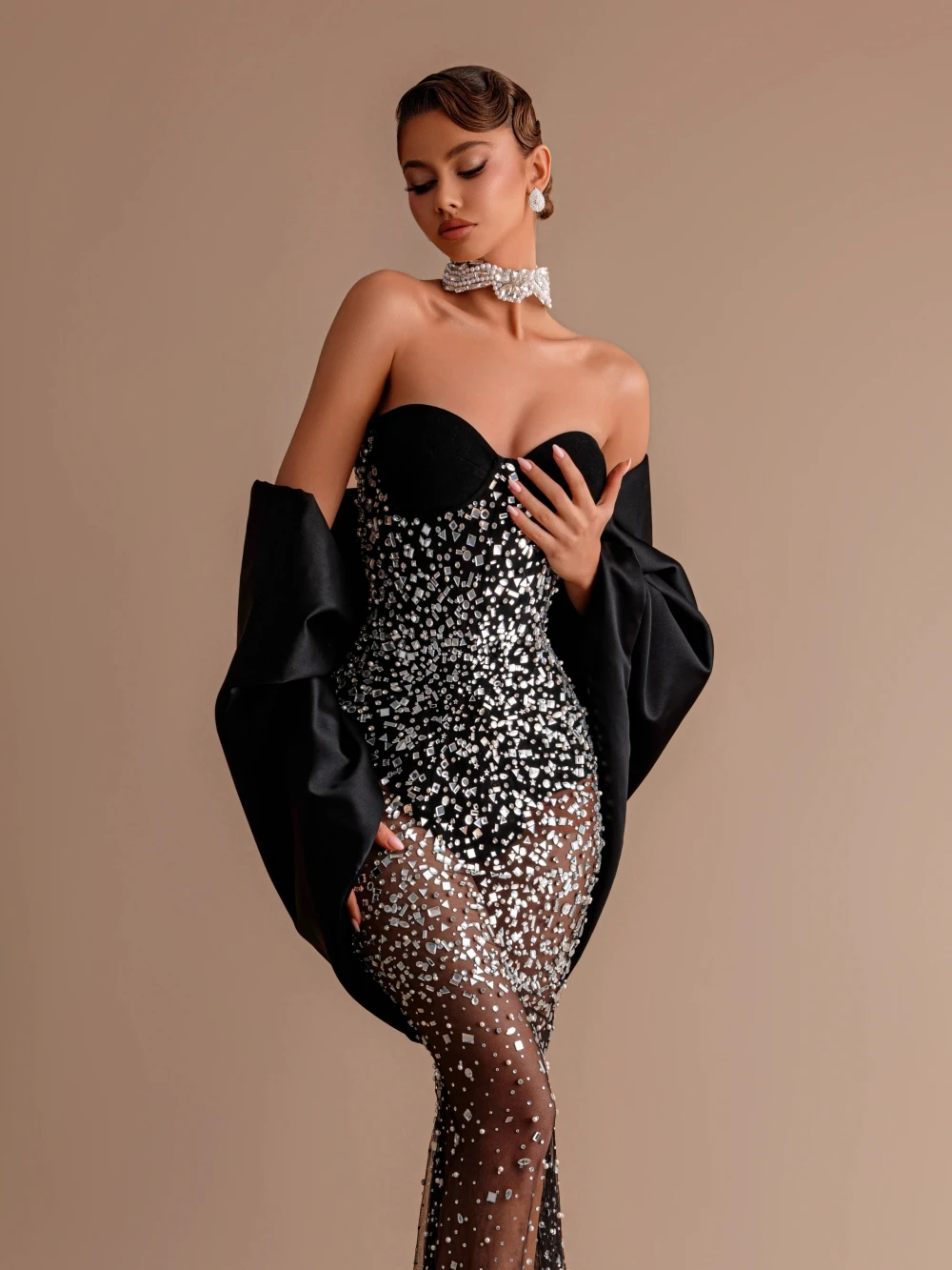 Designer Evening Dresses For Women Sweetheart Neck Sleeveless Wrap Gown Rhie Backless Sweep Train Party Customized Dress