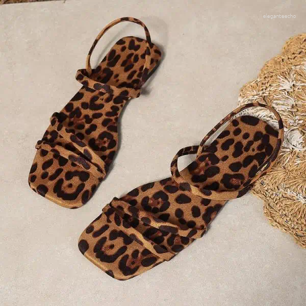 2025 S Fashion Designer Sandals Leopard Print Shoes Low Woman Leather Summer Heels Square Toe Ankle Strap Large Size Heeled Girls Beach Elasti