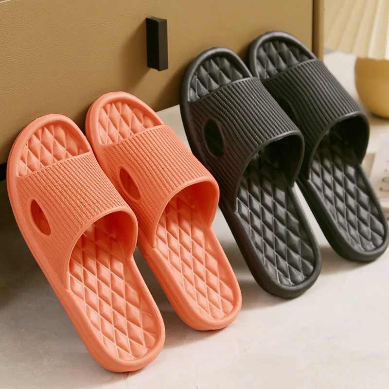 Soft Home Slippers Couple Summer Indoor Skid Proof Bathroom Slippers Sandals el Solid Color Men Women Flip Flops Flat Shoes 250314