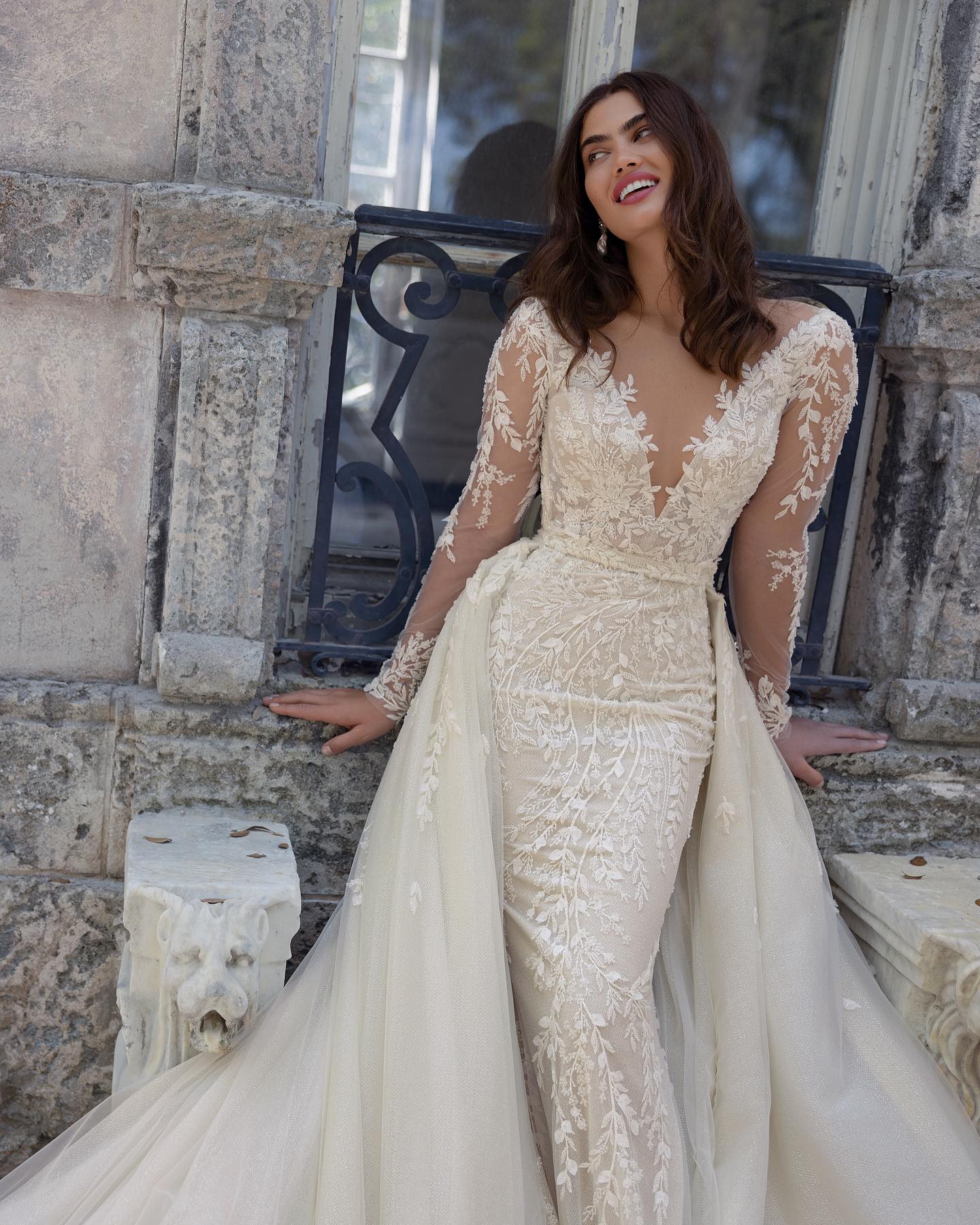 Amazing Mermaid Beaded Wedding Dresses With Detachable Train Lace Backless Bridal Gowns Deep V Necke Long Sleeves Vestido De Novia