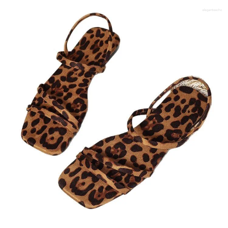 2025 S Fashion Designer Sandals Leopard Print Shoes Low Woman Leather Summer Heels Square Toe Ankle Strap Large Size Heeled Girls Beach Elasti
