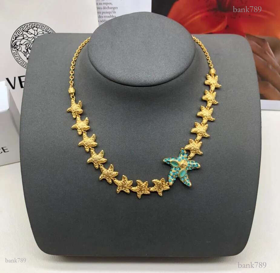 Fashion Designed Necklaces Bracelet Earring Starfish Pendant Sea Travel Holiday Style Banshee Medusa Head Portrait 18K Gold Plated Designer Jewelry 08