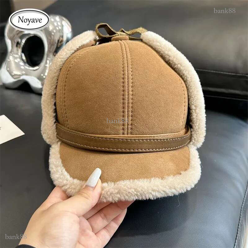 Winter Mens Genuine Leather Hat Men Fur Lamb Wool Warm Thick Earflaps Bomber Hats Mens Baseball Cap Sheepskin Russian hats 241122