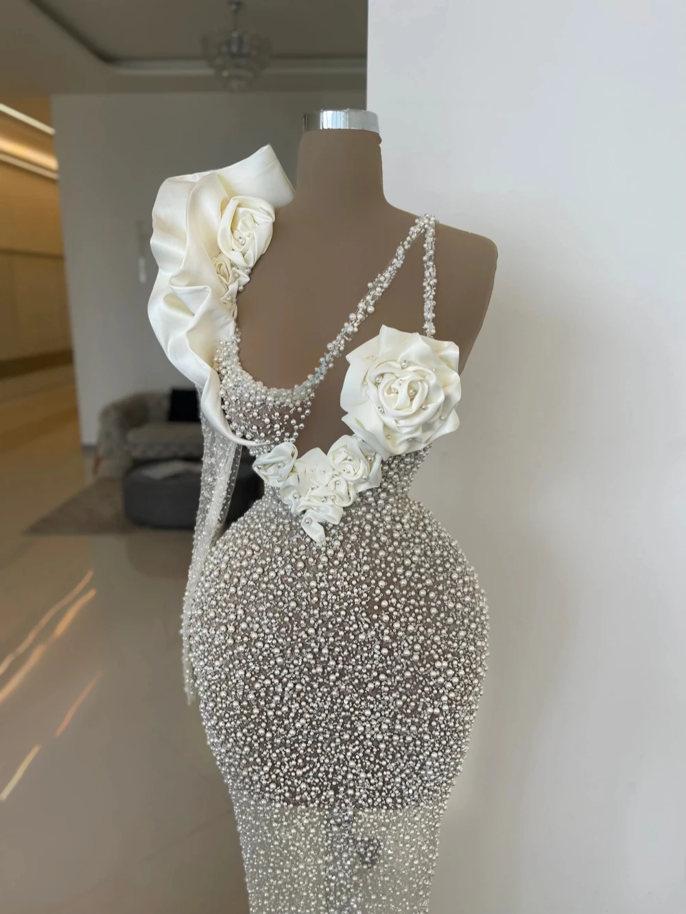 Designer Evening Dresses For Women Sheer Neck One Shoulder Gown Sequins Pearls 3D Appliques Sweep Train Party Customized Dress