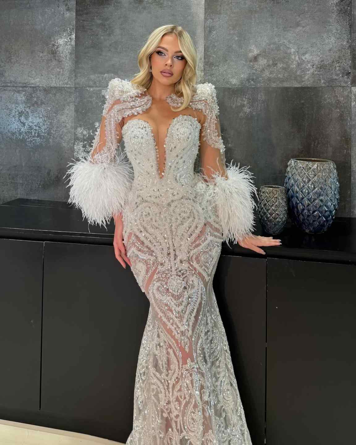 Gorgeous Mermaid Evening Dresses For Women Sheer Neck Long Sleeves Gown Sequins Feather Sweep Train Party Customized Dress