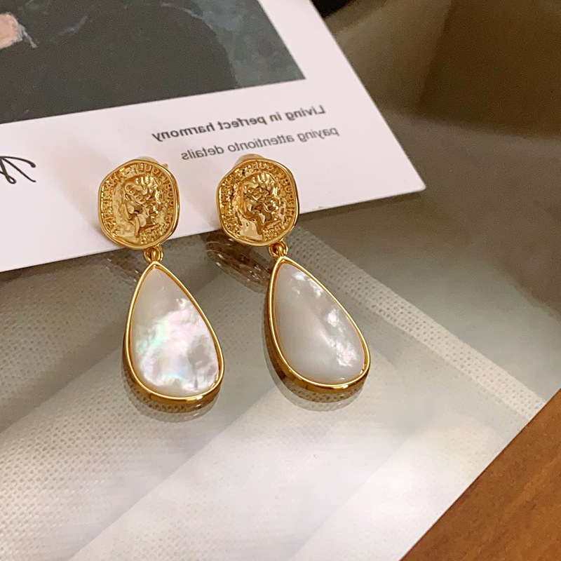 French Retro jewelry Natural Fritillaria Coin Water droplet female diamond earrings earmuffs holiday gifts