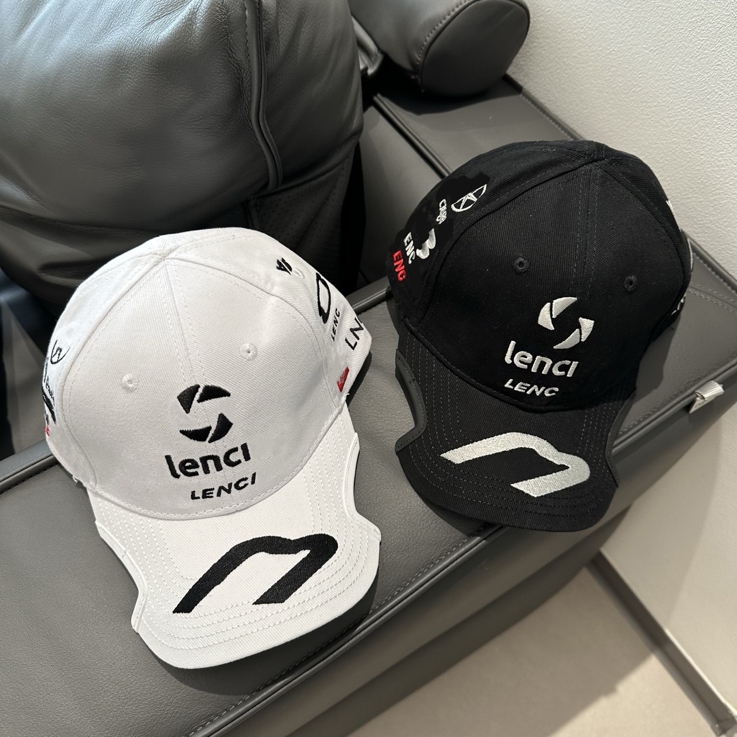 2025 New Designer Mens Ball Caps Casquette Luxe Cool Style Hat Street Sport Sunshade Copule Bonnet For Spring And Summer