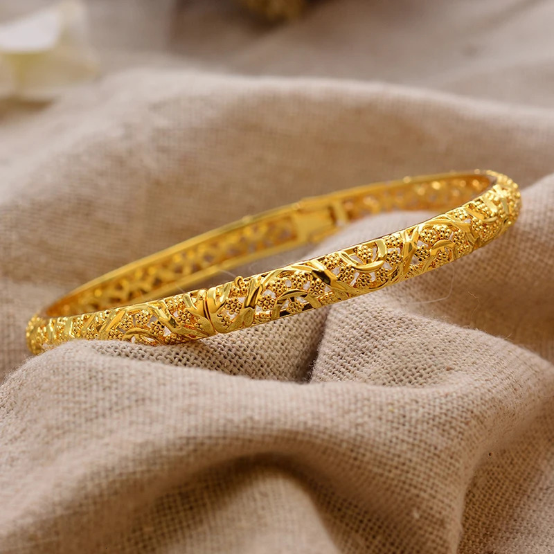 Wedding Bridal Lamp Deluxe Gold Flower Bracelet Womens Gift for Mother and Girlfriend 250313