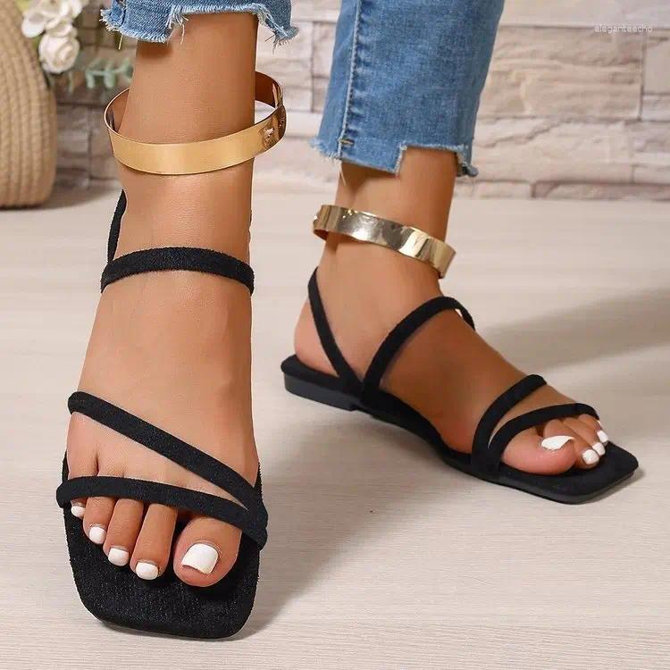 2025 S Fashion Designer Sandals Leopard Print Shoes Low Woman Leather Summer Heels Square Toe Ankle Strap Large Size Heeled Girls Beach Elasti