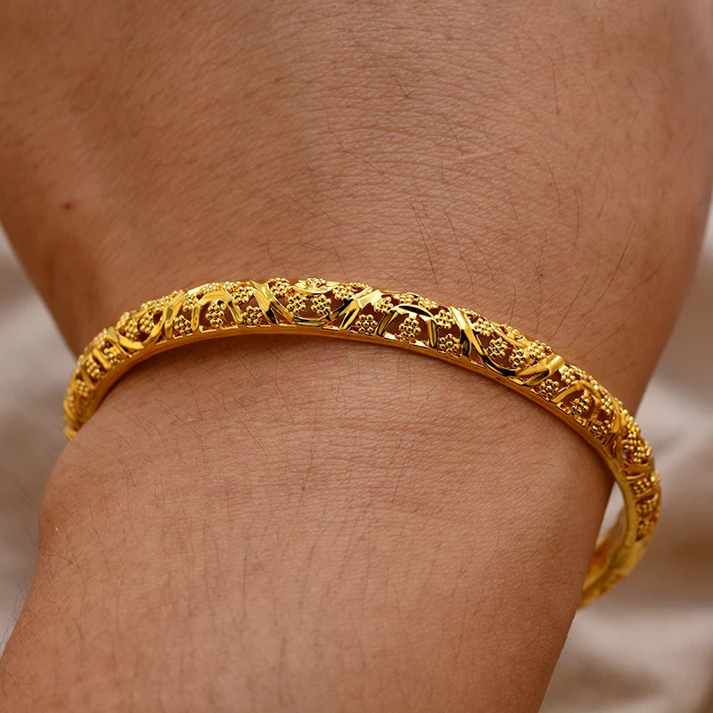 Wedding Bridal Lamp Deluxe Gold Flower Bracelet Womens Gift for Mother and Girlfriend 250313