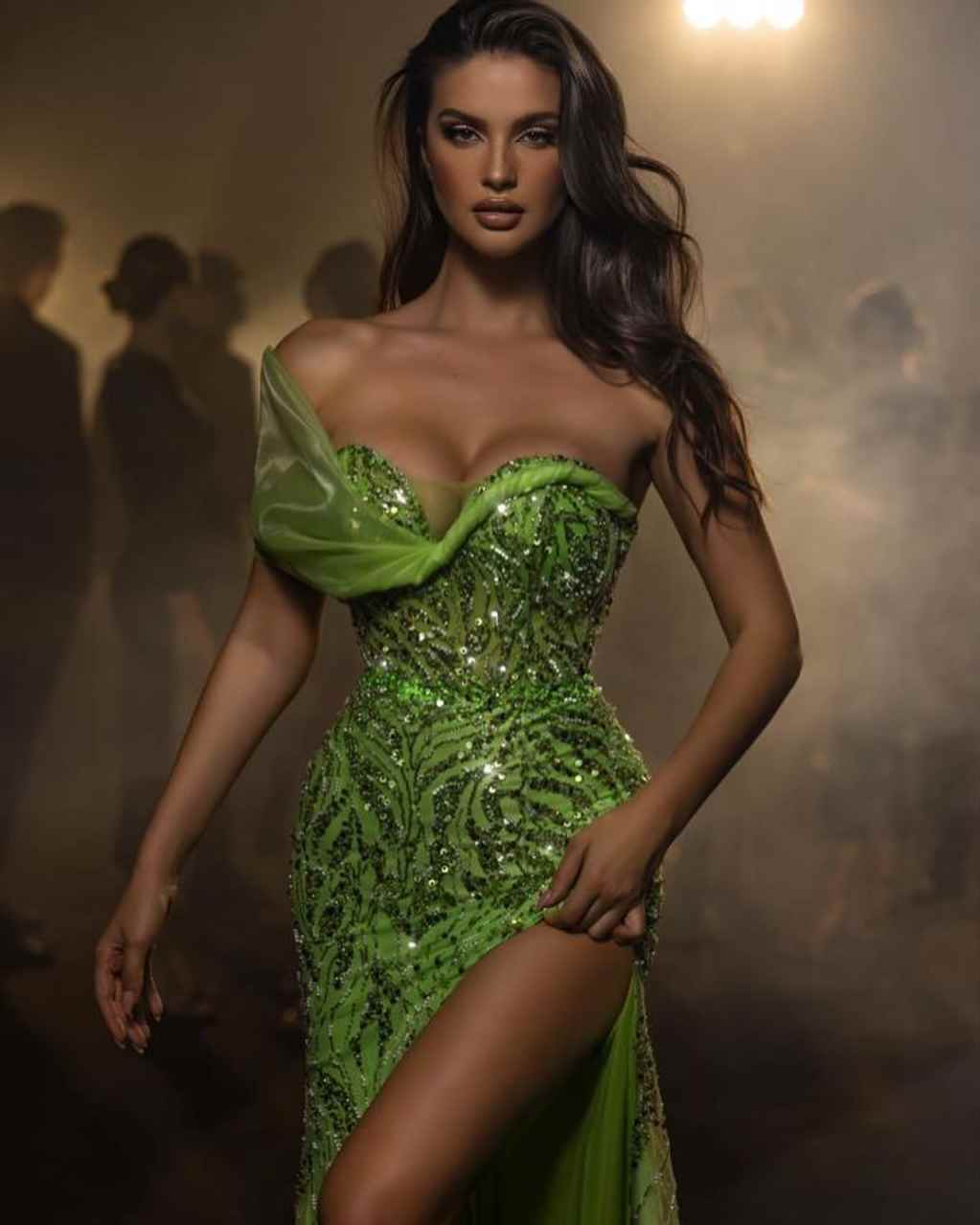 Sexy Evening Dresses For Women One Shoulder Sleeveless Gown Sequins Split Side Sweep Train Party Customized Dress